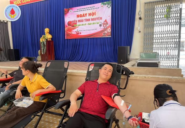 Diên Khánh: Hơn 300 người tham gia hiến máu tình nguyện
